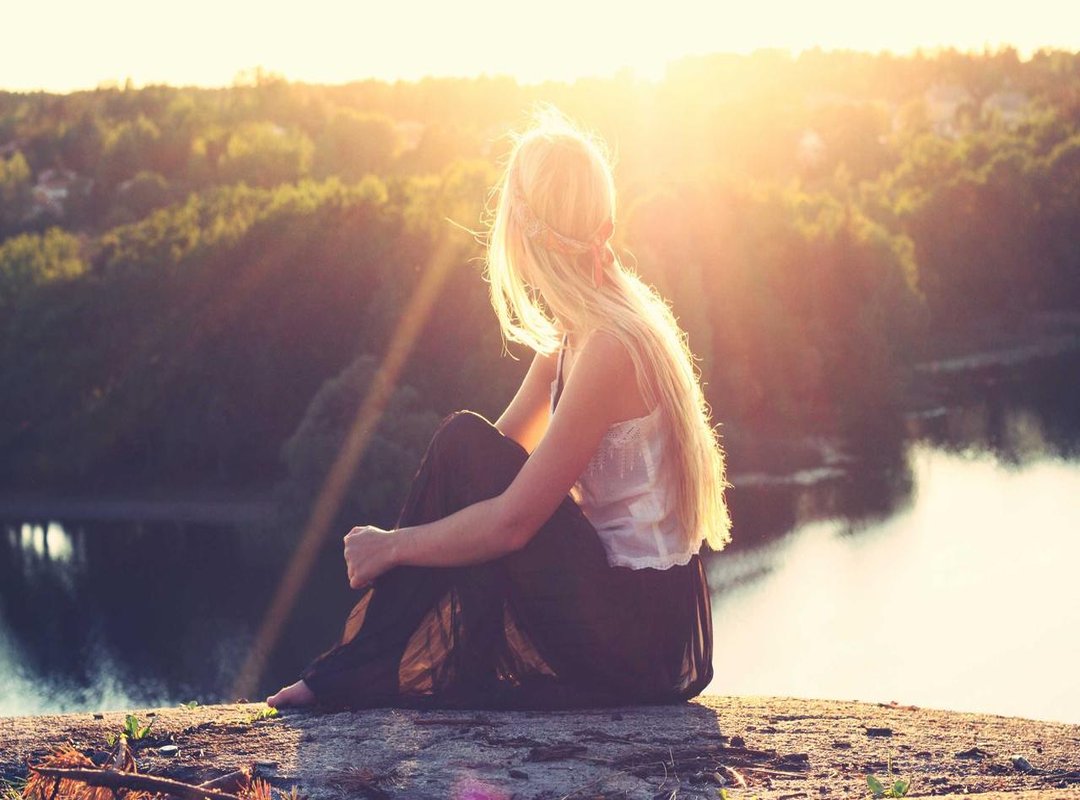 Styling Your Shot: Outfit, Background, and Lighting Tips